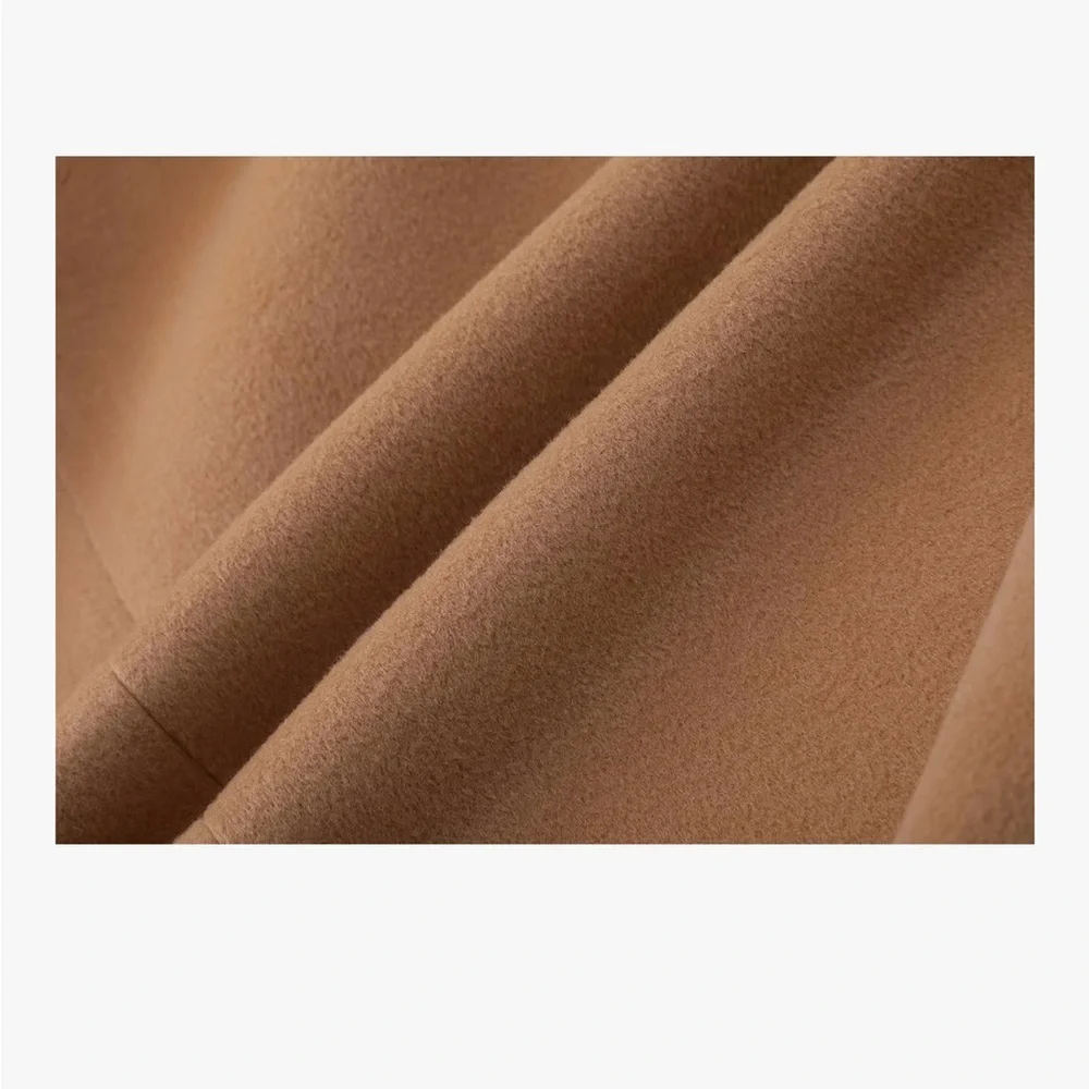 Elegant Tan Trench Coat for Women - Picture 5 of 16